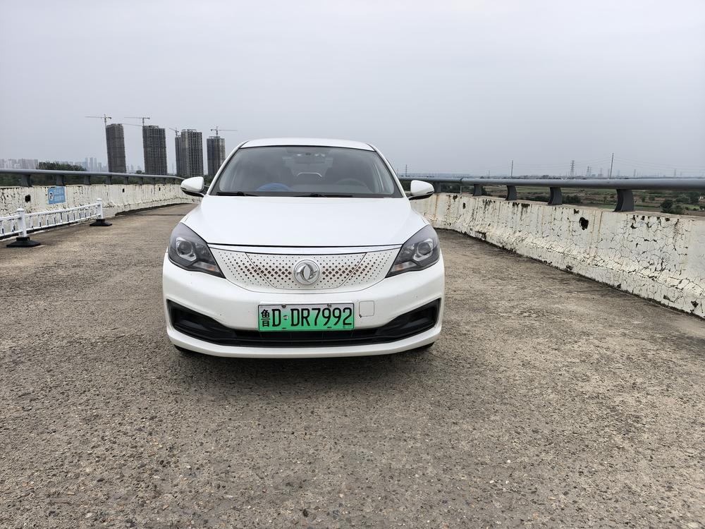 Dongfeng Fengshen E70 2022 500 Plus версия с расширенными возможностями - фото 2