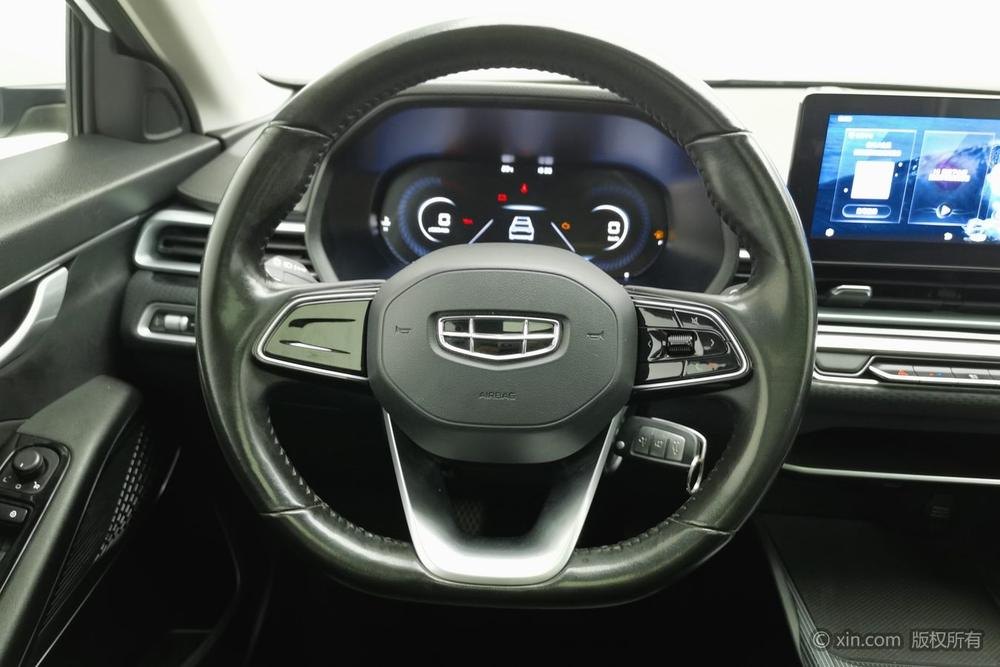 Emgrand 2022, 4-е поколение, 1.5L, механическая, люкс-комплектация - фото 15