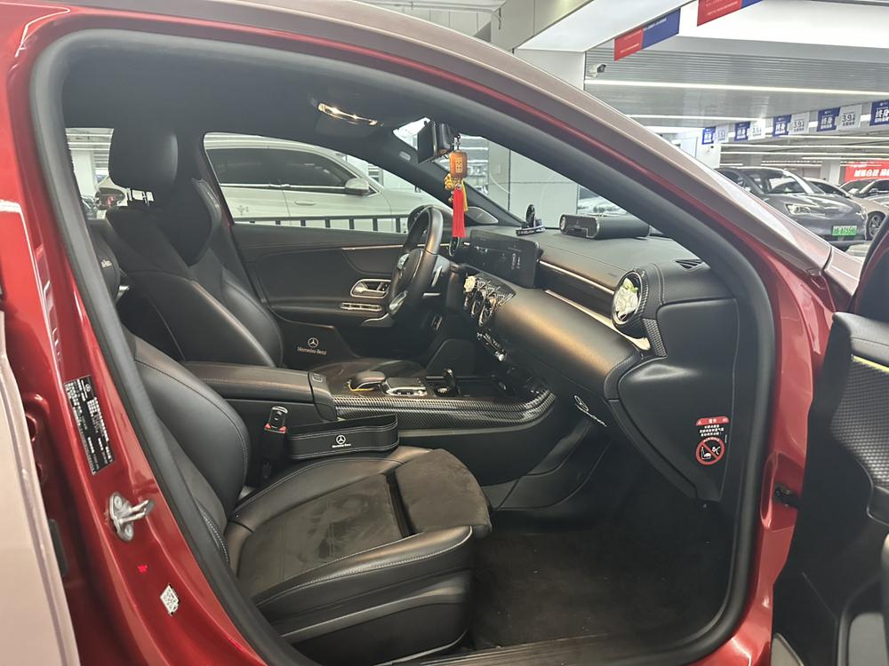 Mercedes-Benz A-Class 2020 года A 180 L спортивный седан - фото 10