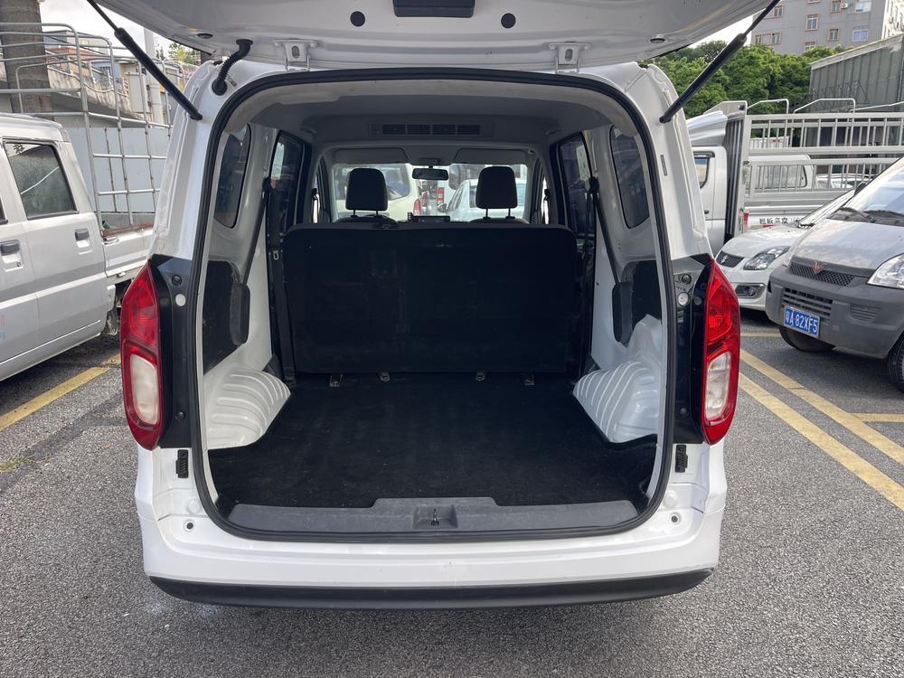 Wuling Hongguang EV 2024 300KM стандартная версия - фото 9