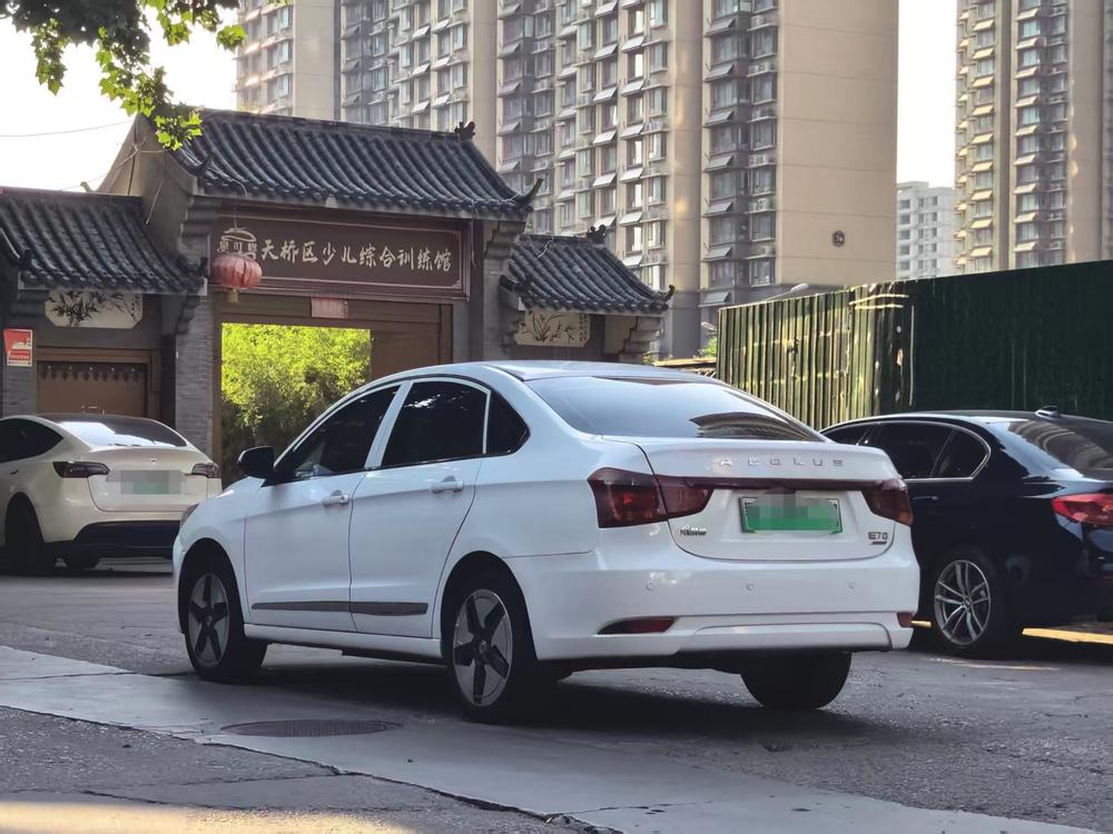 Dongfeng Fengshen Dongfeng Fengshen E70 2021 - фото 3