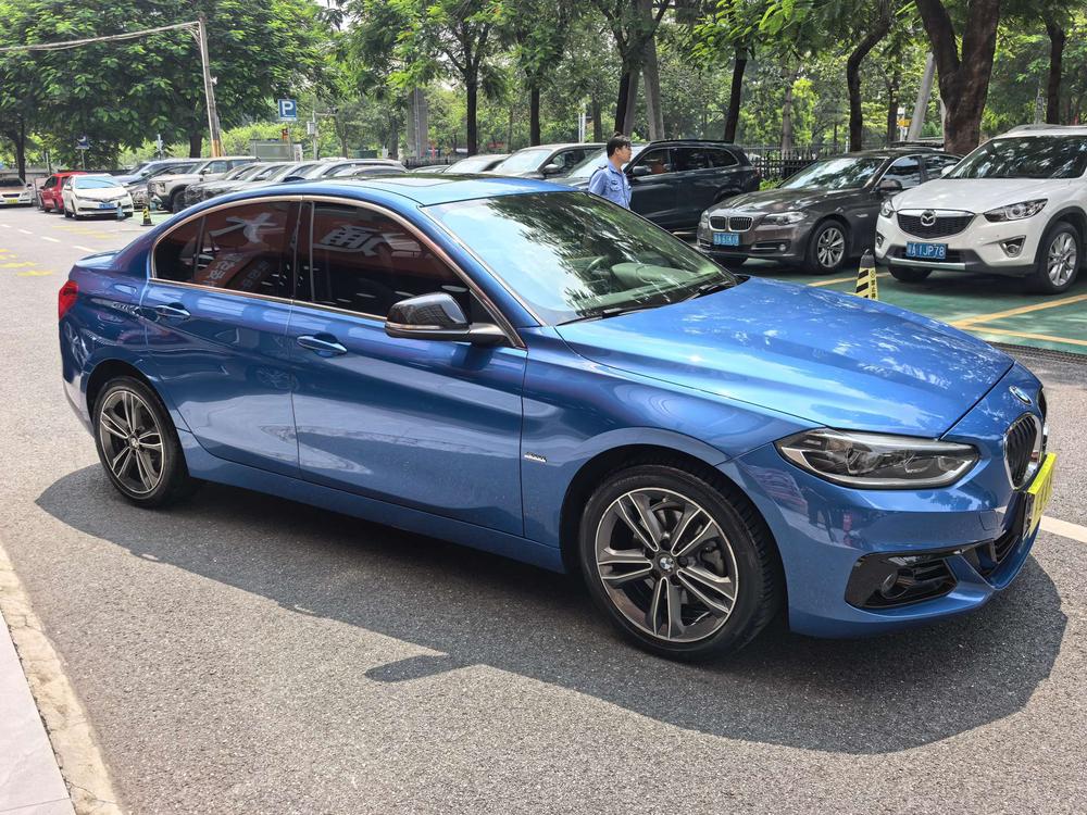 BMW 1-Series 2018 года 118i в комплектации Fashion - фото 7