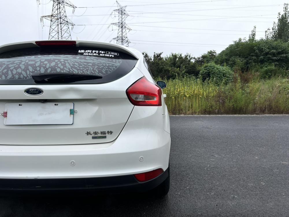 Focus, классическая версия 2018 модельного года, хэтчбек EcoBoost 125, механическая трансмиссия, сверхмощная стильная версия с интеллектуальным вождением - фото 11