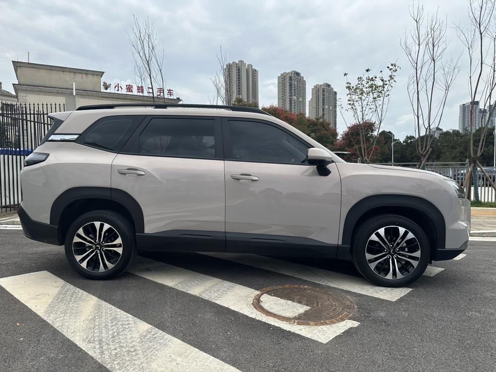 Wuling Xingguang 560 EV 2026 - фото 7