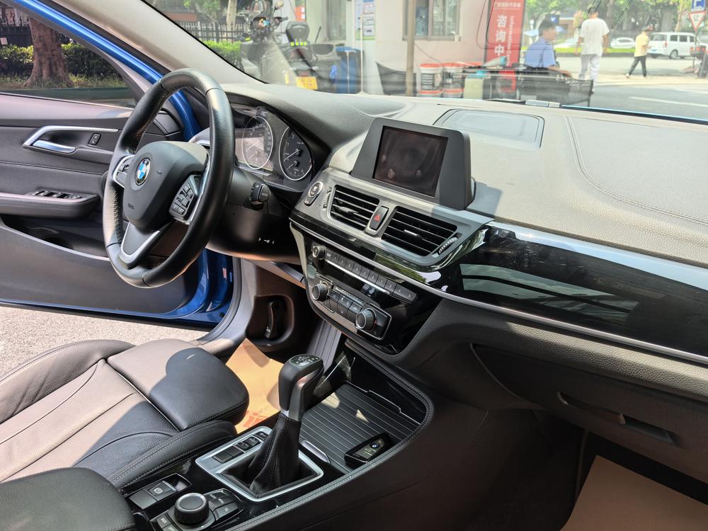 BMW 1-Series 2018 года 118i в комплектации Fashion - фото 16