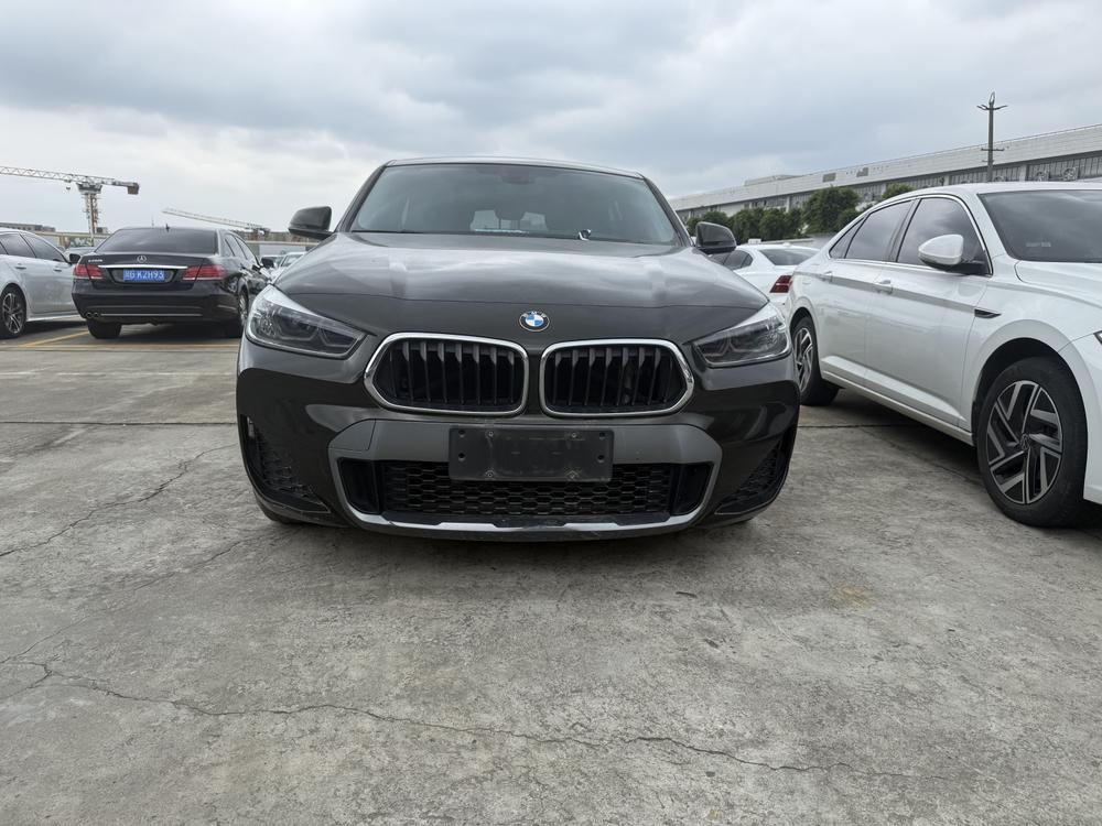 BMW X2 2021 модель sDrive20i M внедорожный пакет - фото 2