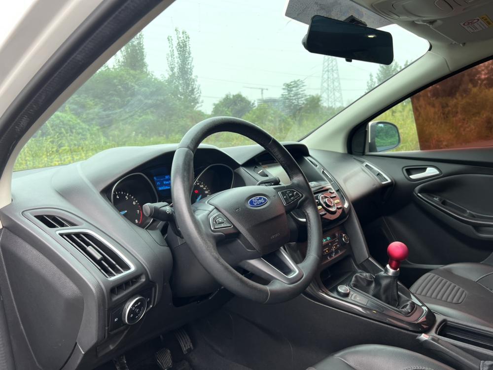 Focus, классическая версия 2018 модельного года, хэтчбек EcoBoost 125, механическая трансмиссия, сверхмощная стильная версия с интеллектуальным вождением - фото 16