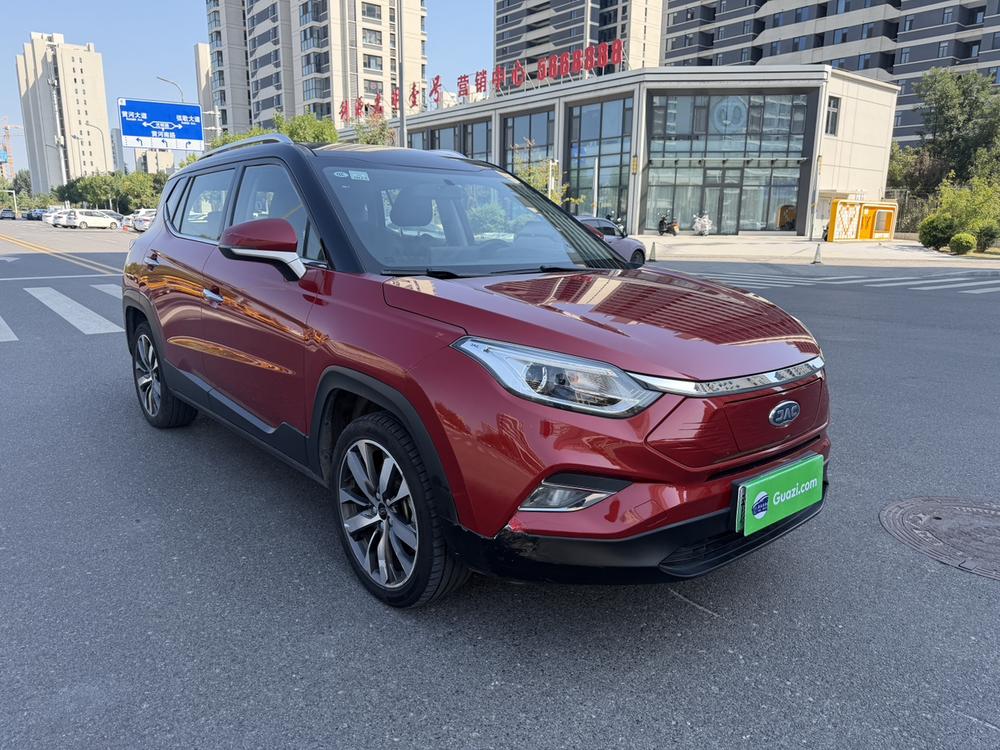 JAC iEVS4 2019, люксовая версия с интеллектуальными функциями - фото 3