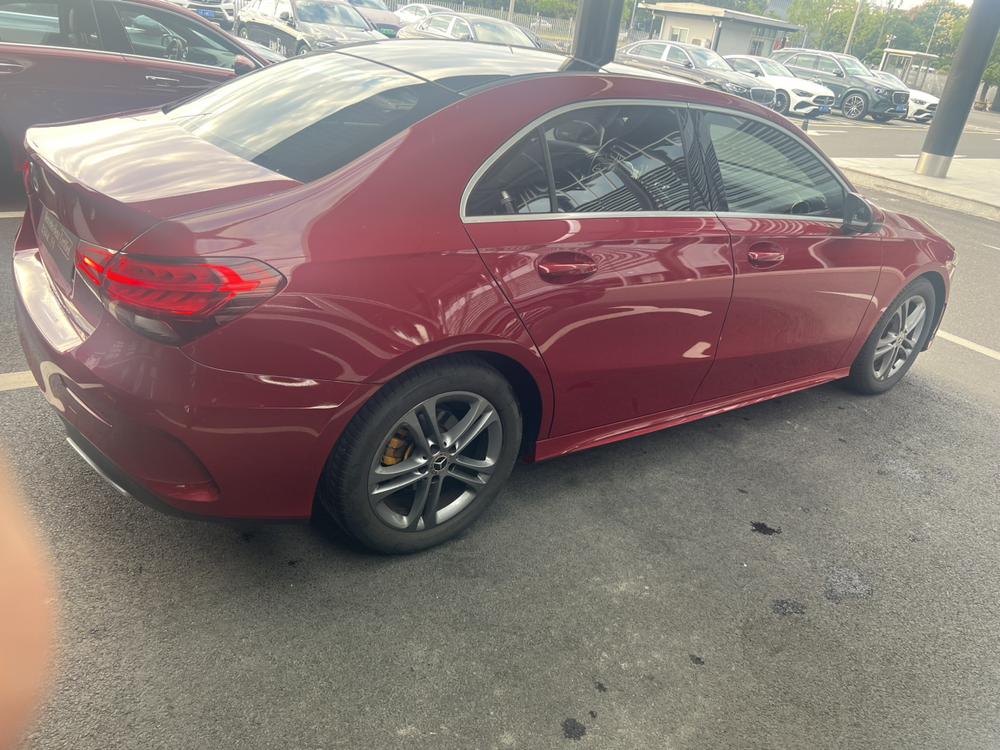 Mercedes-Benz A-Class 2022 года A 180 L спортивный седан - фото 5