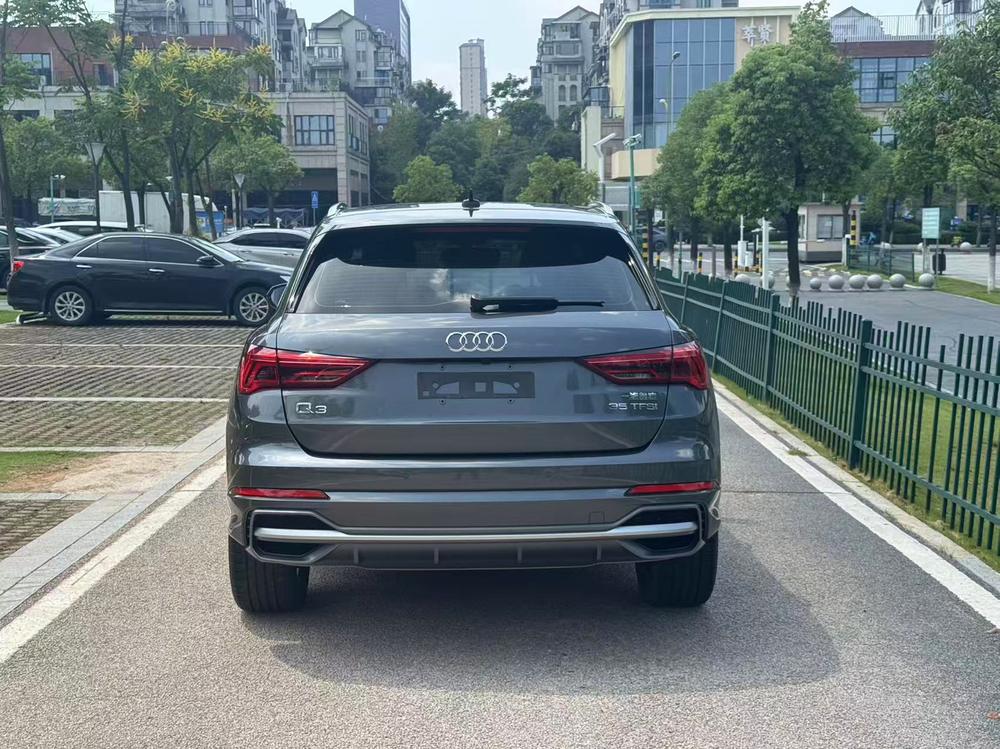 Audi Q3 2022 модельного года 35 TFSI модная спортивная версия - фото 4