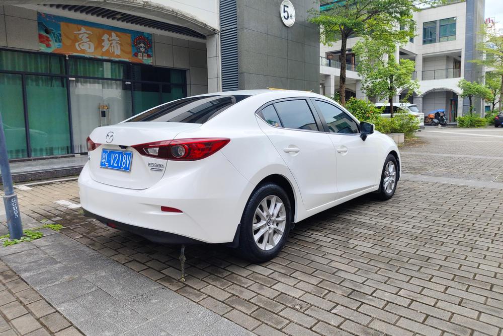 Mazda 3 Axela 2019 года, версия с облачным управлением, седан, 1.5L, автоматическая комфортная комплектация, China VI - фото 3