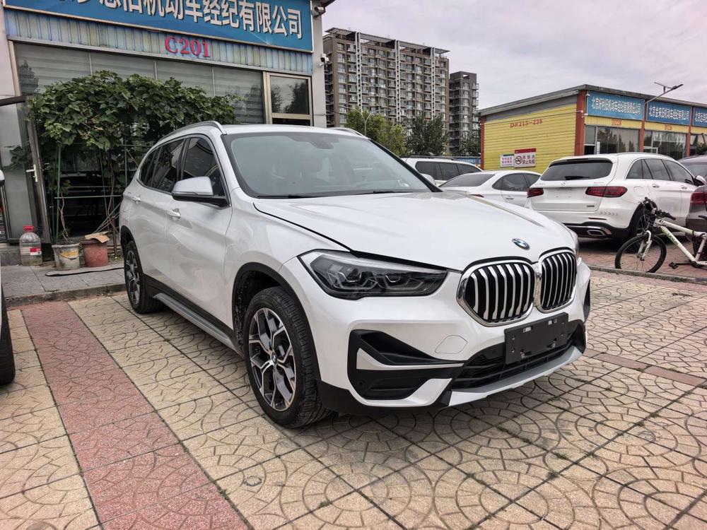BMW X1 2021 модельного года sDrive20Li в эксклюзивной комплектации - фото 3