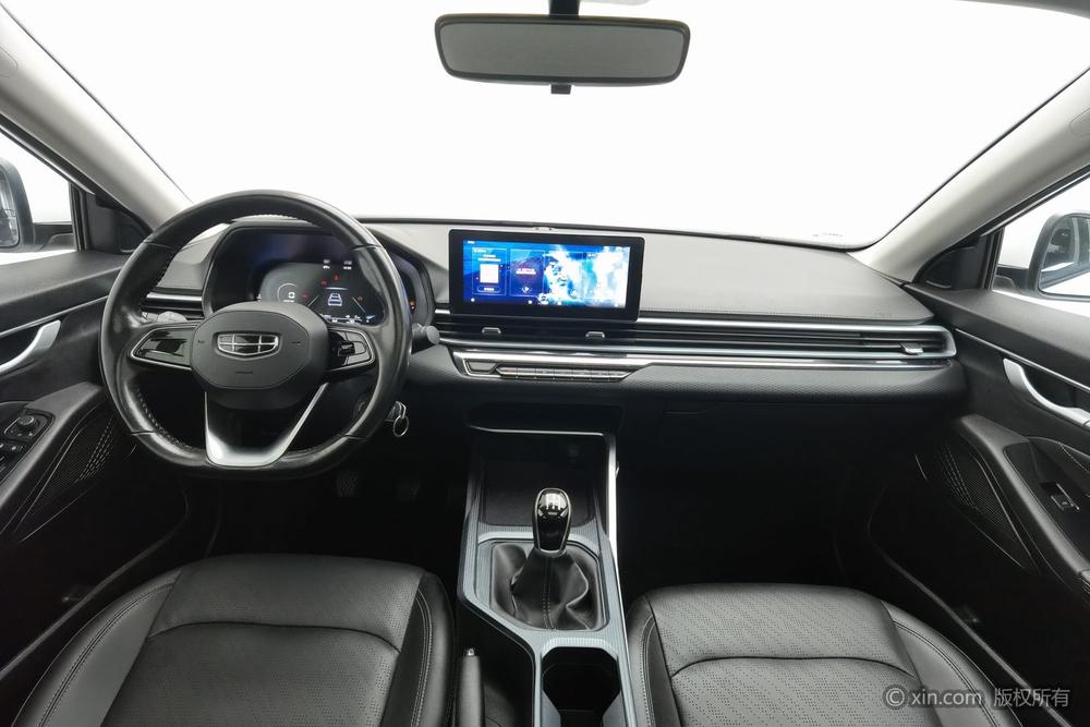 Emgrand 2022, 4-е поколение, 1.5L, механическая, люкс-комплектация - фото 14