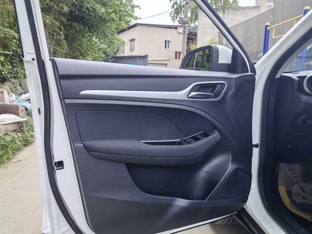 MG ZS 2022 года, 1.5L CVT спортивная версия - фото 5