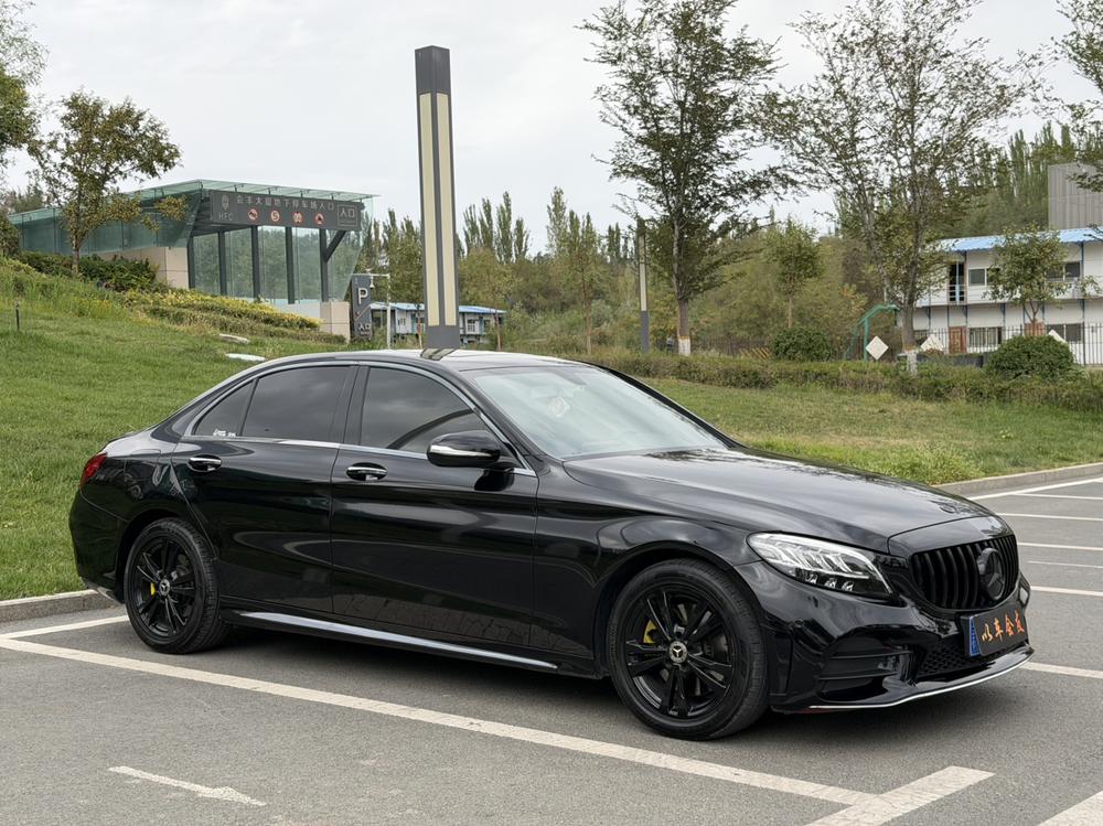 Mercedes-Benz C-Class 2019 модель C 180 L спортивная версия Fashion - фото 3