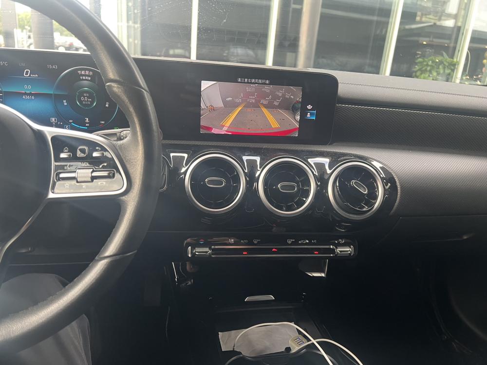 Mercedes-Benz A-Class 2022 года A 180 L спортивный седан - фото 7