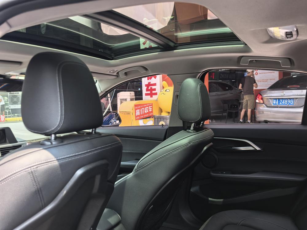 BMW 1-Series 2018 года 118i в комплектации Fashion - фото 10