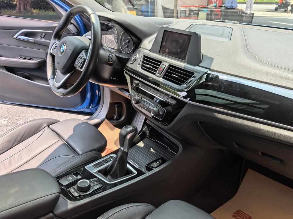 BMW 1-Series 2018 года 118i в комплектации Fashion - фото 15
