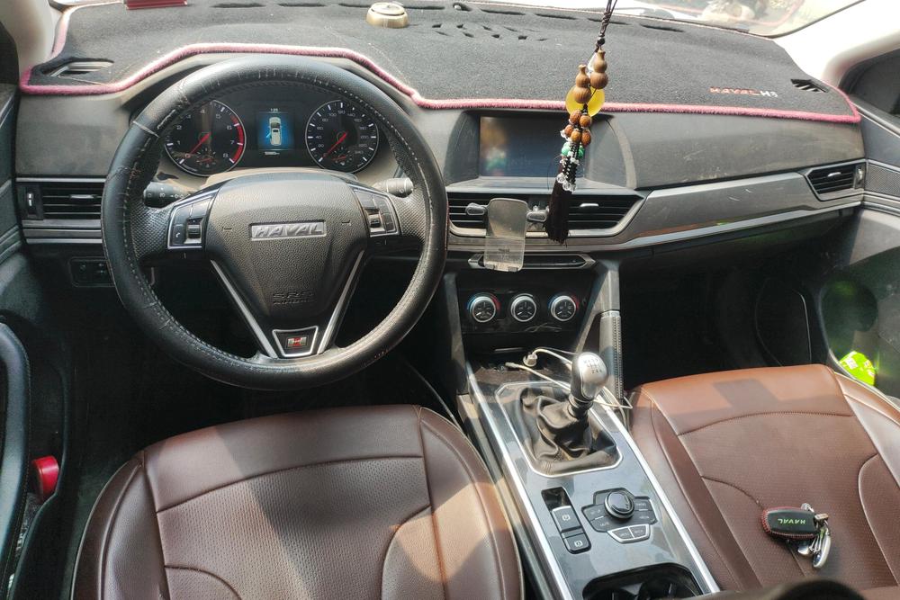 Haval H6 2018 года, красная эмблема, спортивная версия, 1.5T, механическая коробка передач, привод на два колеса, комплектация Elite - фото 13