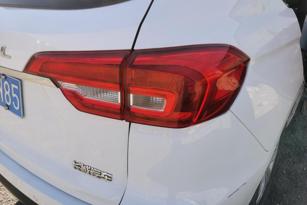 Haval M6 модель 2019 года 1.5T механическая переднеприводная версия Elite Китай VI - фото 12