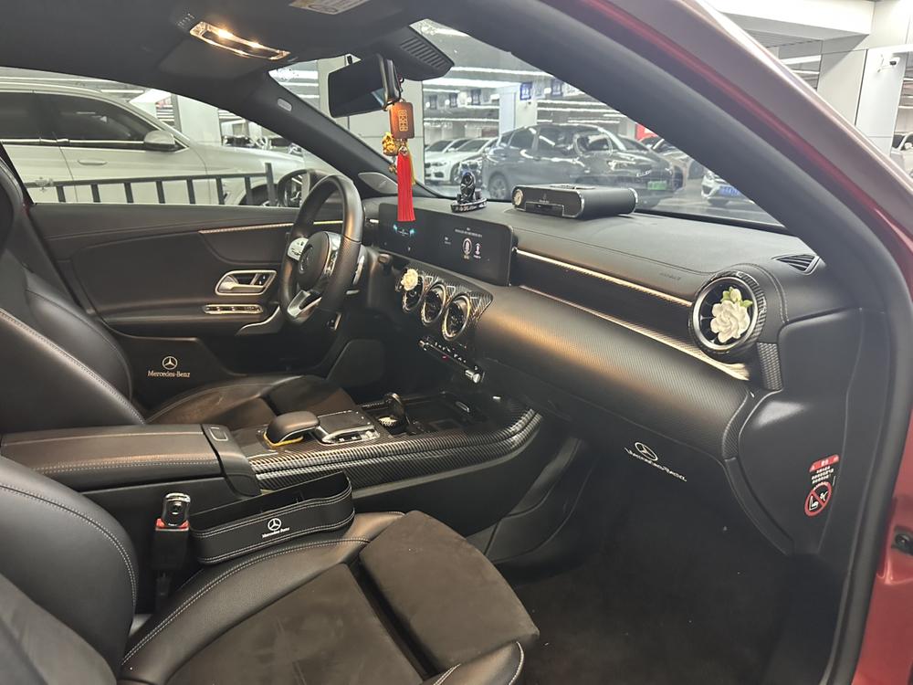 Mercedes-Benz A-Class 2020 года A 180 L спортивный седан - фото 8