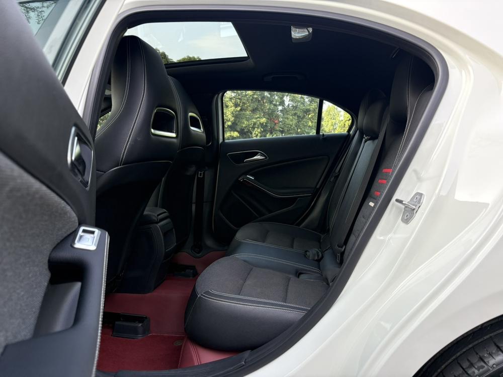 Mercedes-Benz A-Class (Import) 2018 модель A 200 Dynamic - фото 21