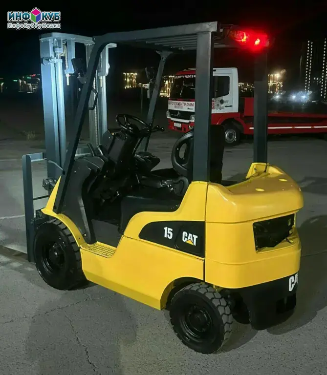 Вилочный погрузчик Caterpillar FG15