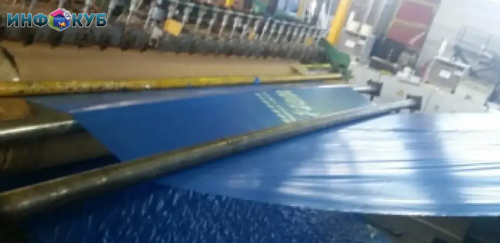 Упаковочная бумага креппированная с антикоррозионным покрытием (ингибитором) для цветного металла и ПЭ покрытием ширина 170 мм.