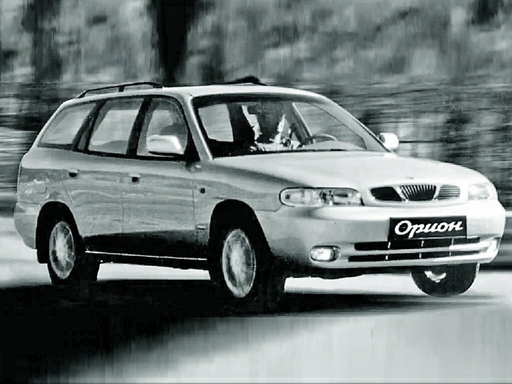 Спереди