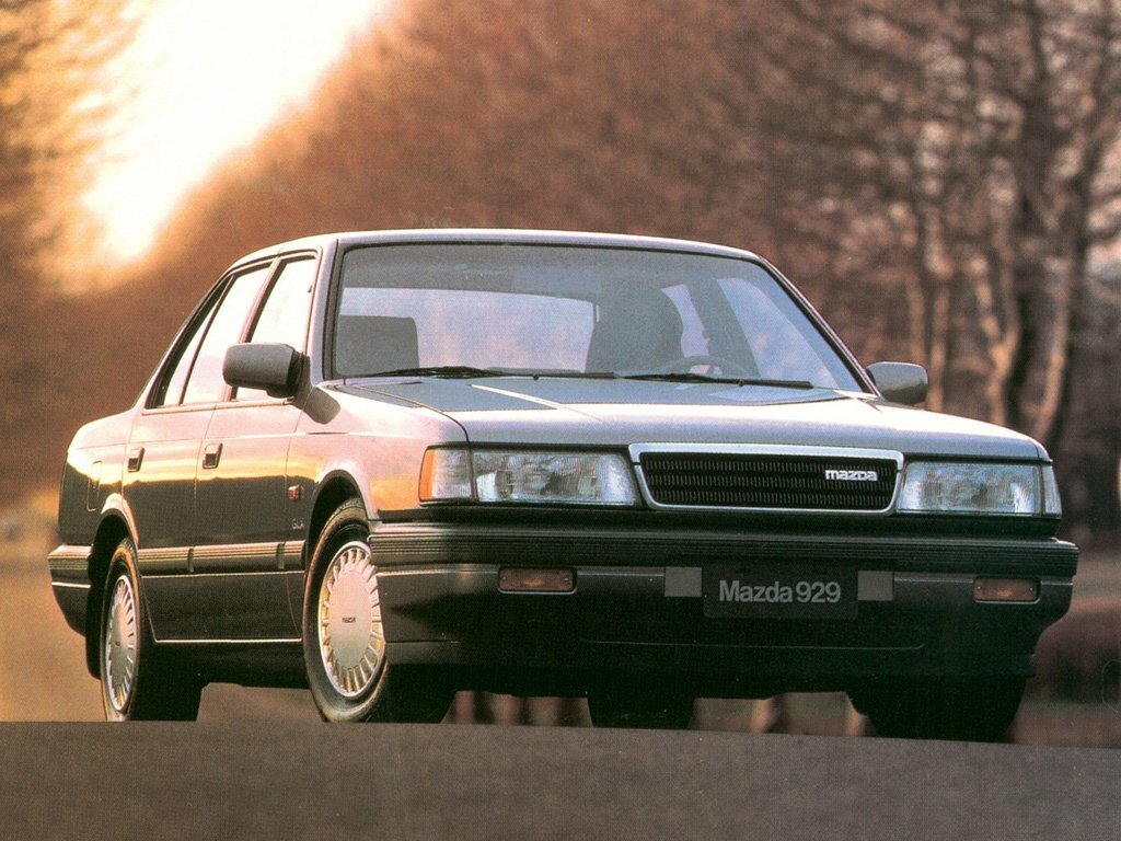 Спереди