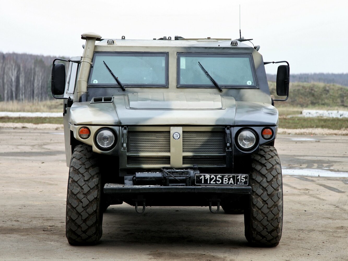 Спереди
