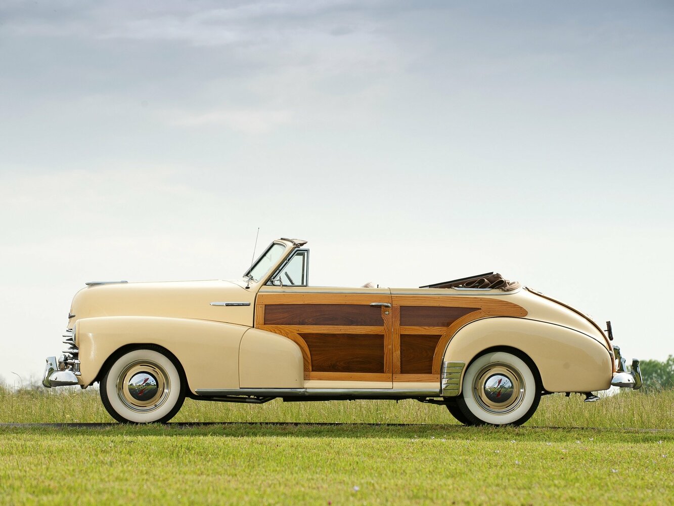 Сбоку