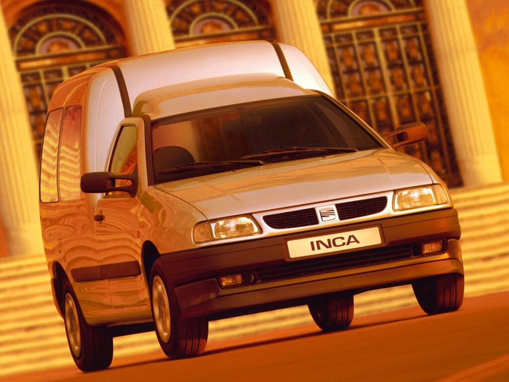 Спереди