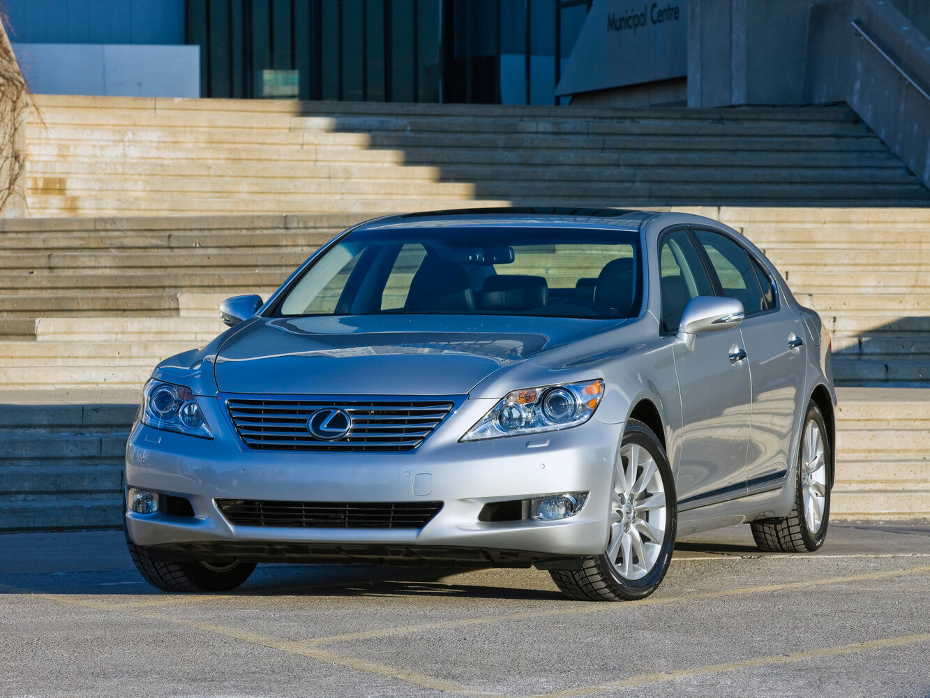460 L 4.6 AT (367 л.с.) 4WD
