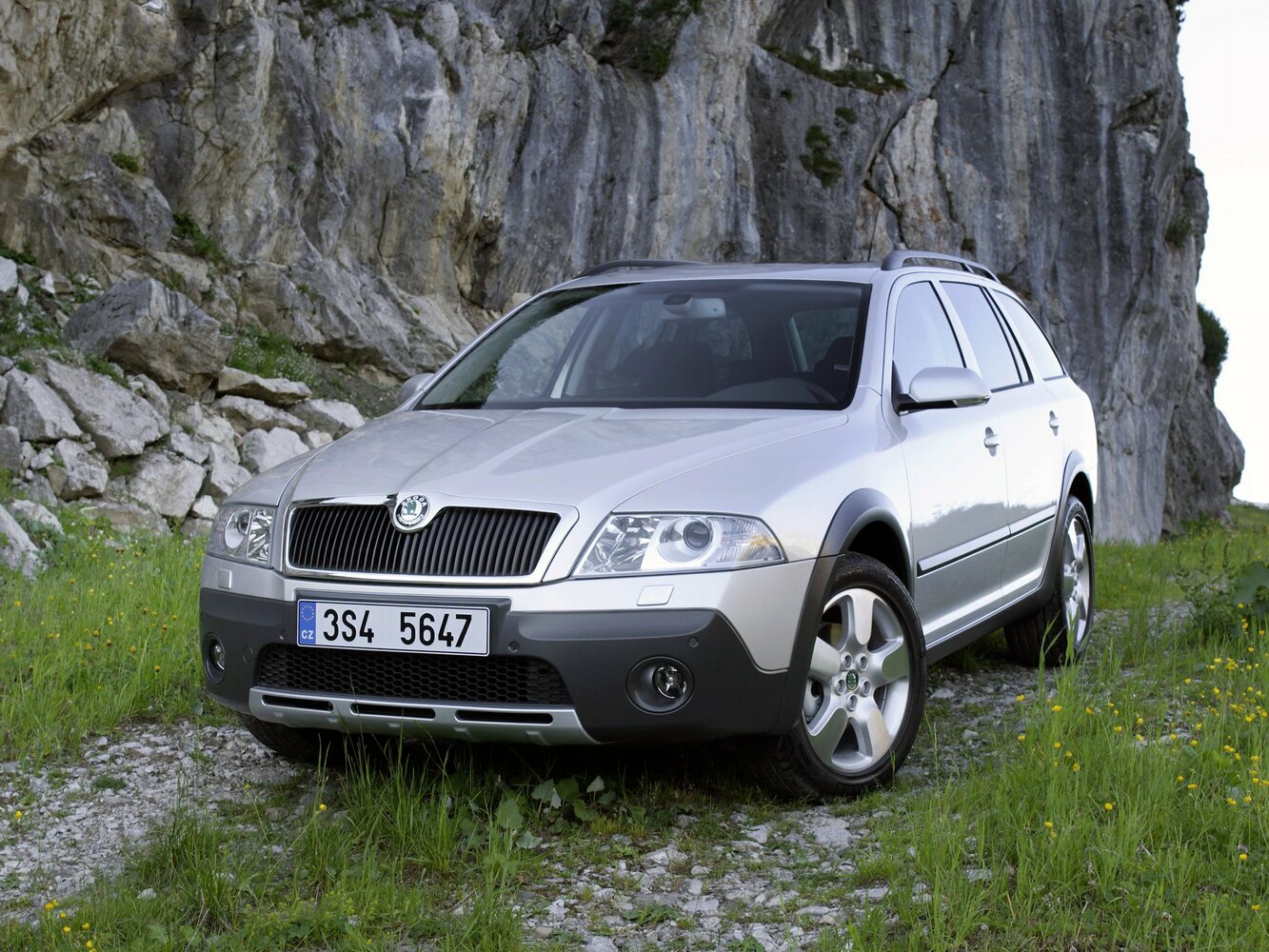 Scout 2.0d MT (140 л.с.) 4WD