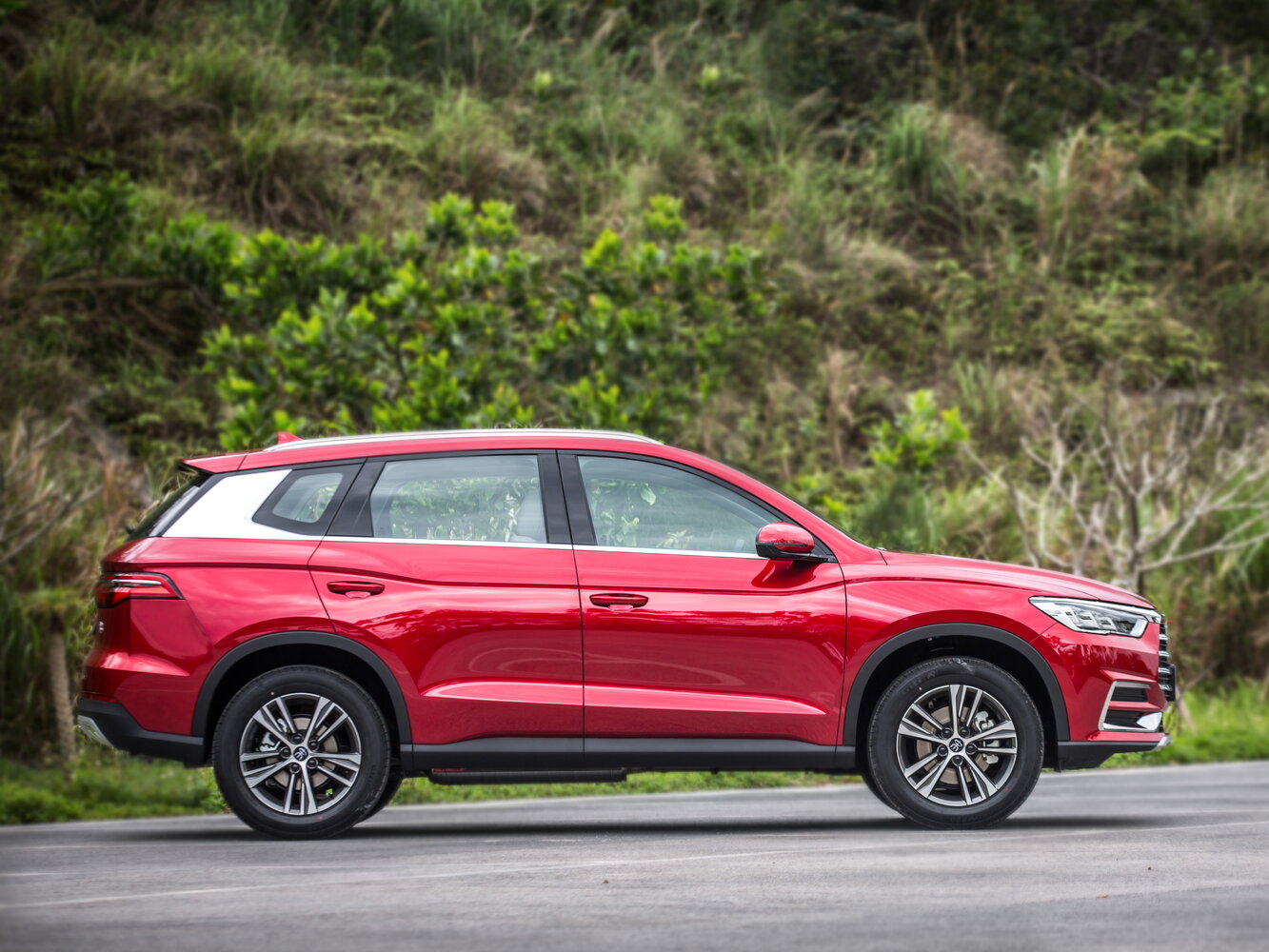 Сбоку