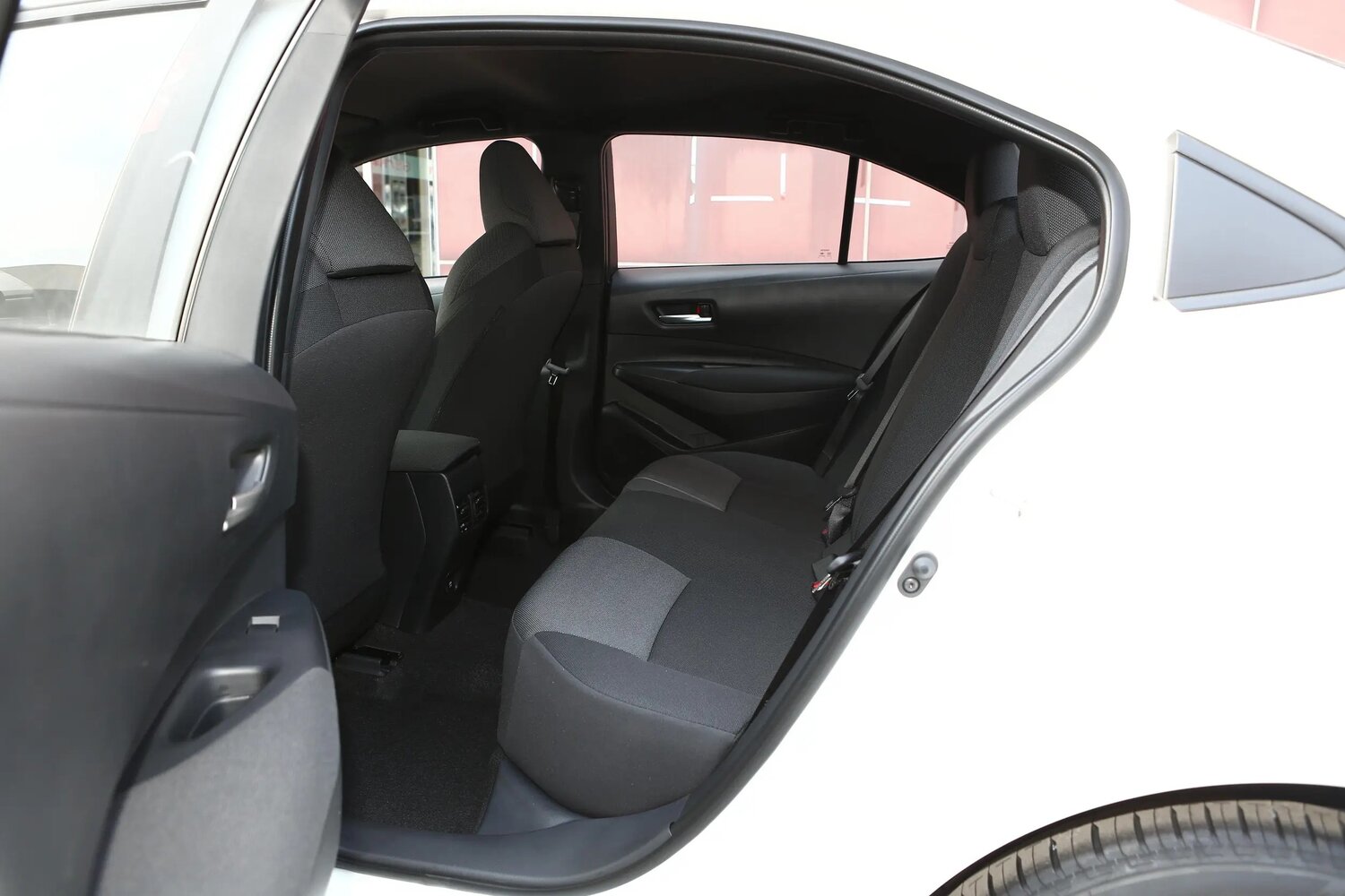 Салон сзади