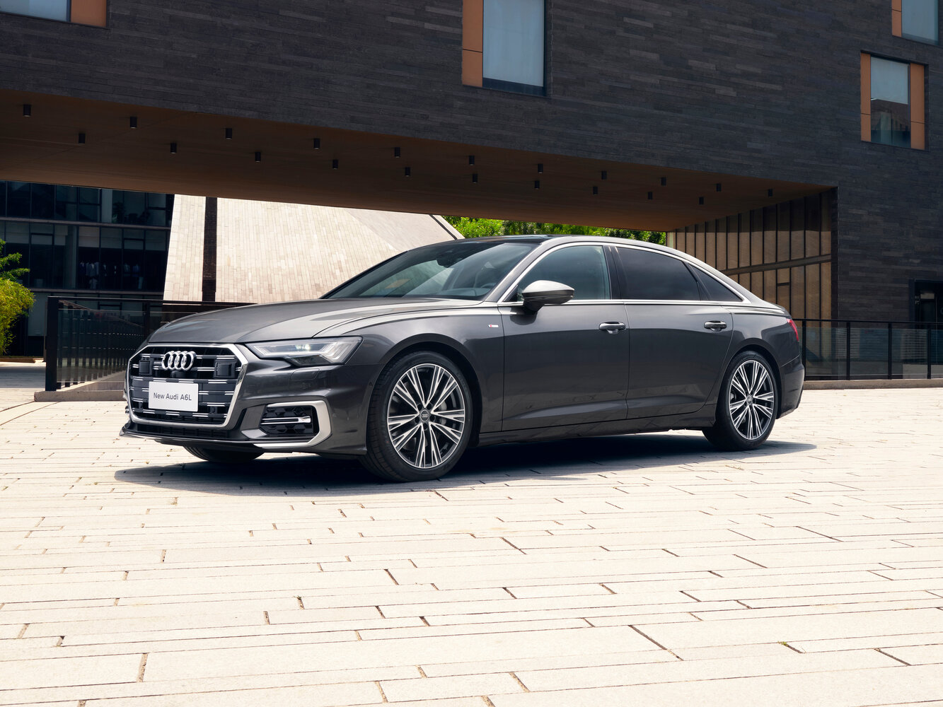 40 TFSI Long 2.0 AMT (190 л.с.)