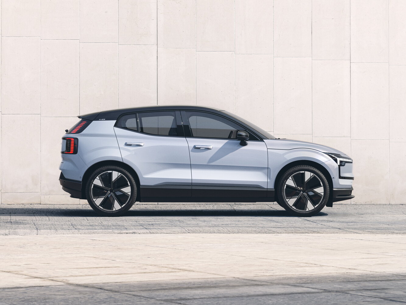 Сбоку