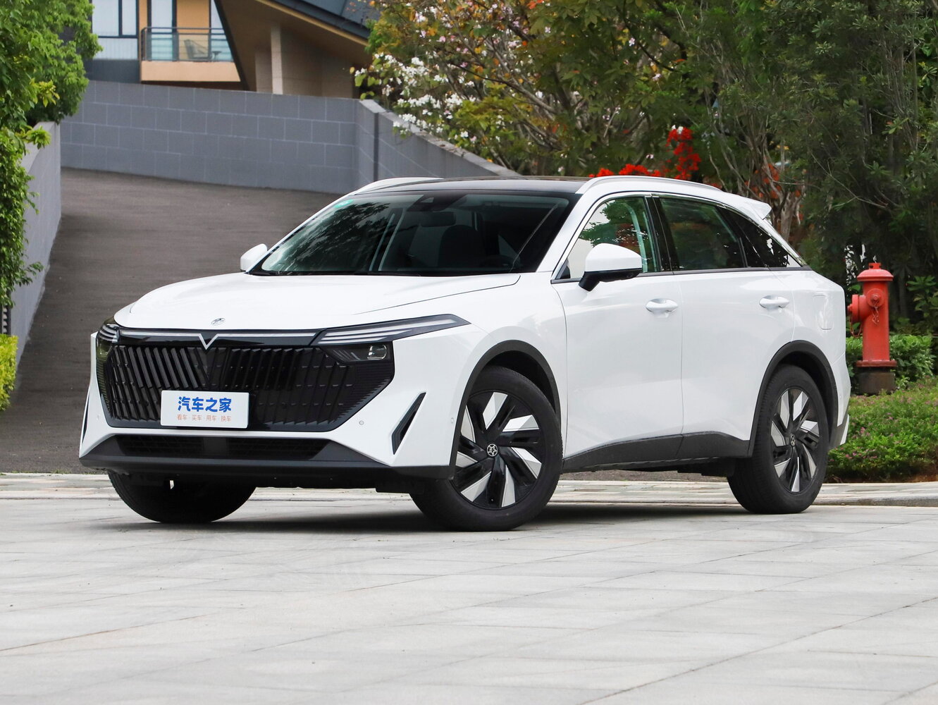 DD-i (10.3 kWh) 1.5hyb CVT (204 л.с.)
