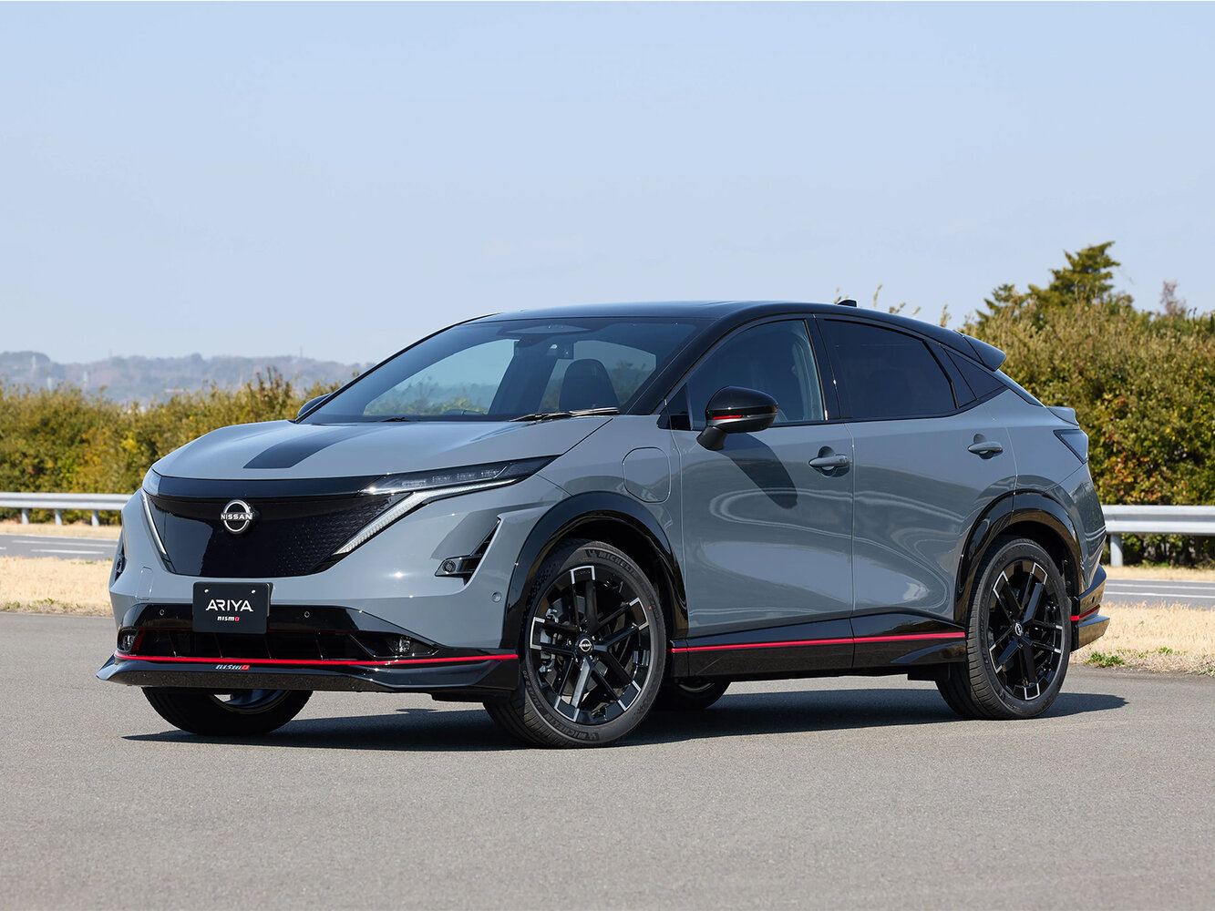 66 kWh Electro AT (320.0 кВт) 4WD