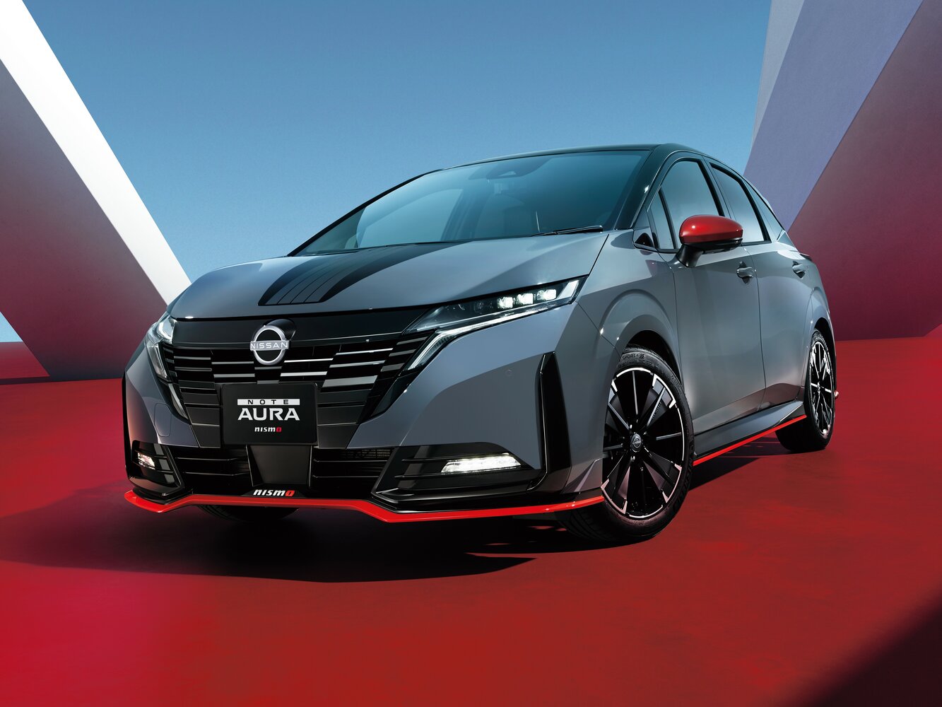Aura Nismo e-Power 4WD 1.2hyb AT (82 л.с.) 4WD