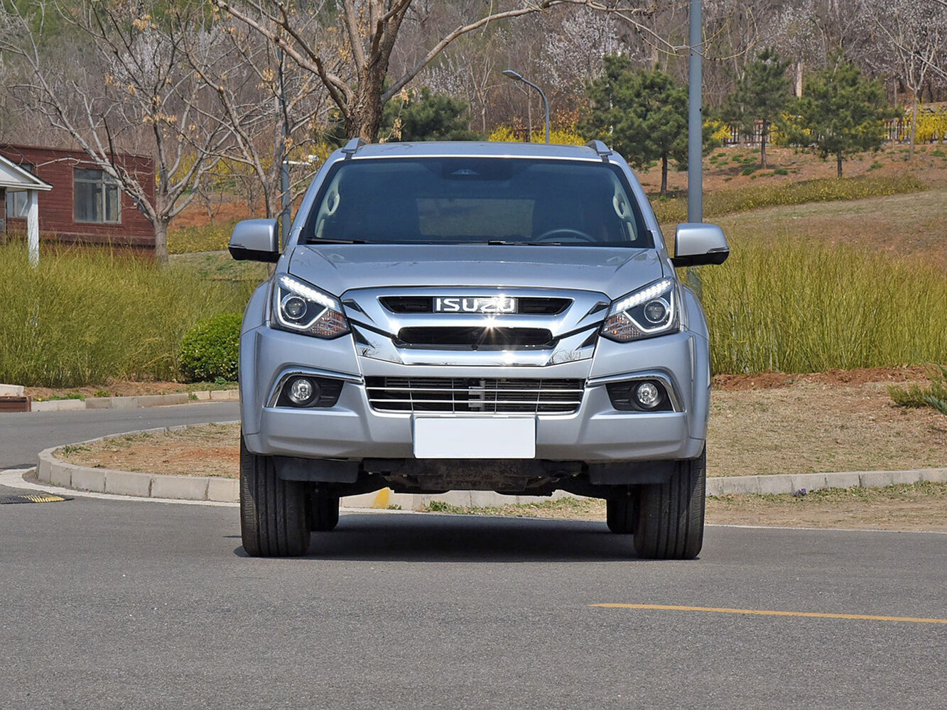 Спереди