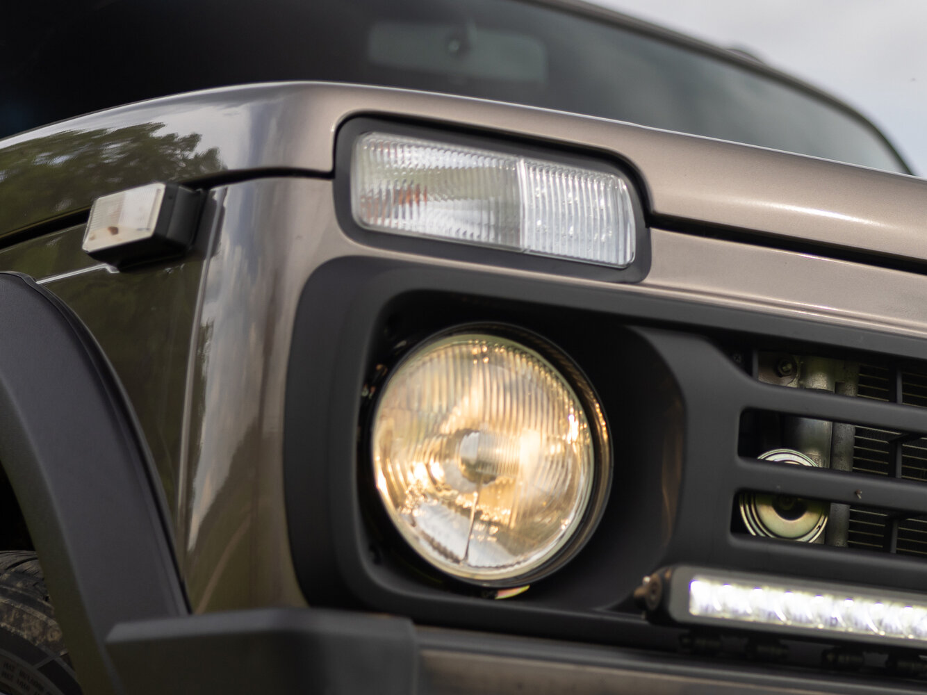 light-front_1