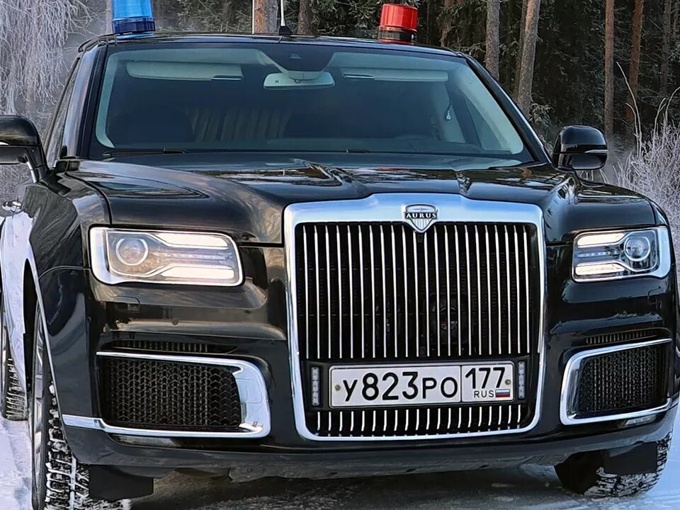 Спереди