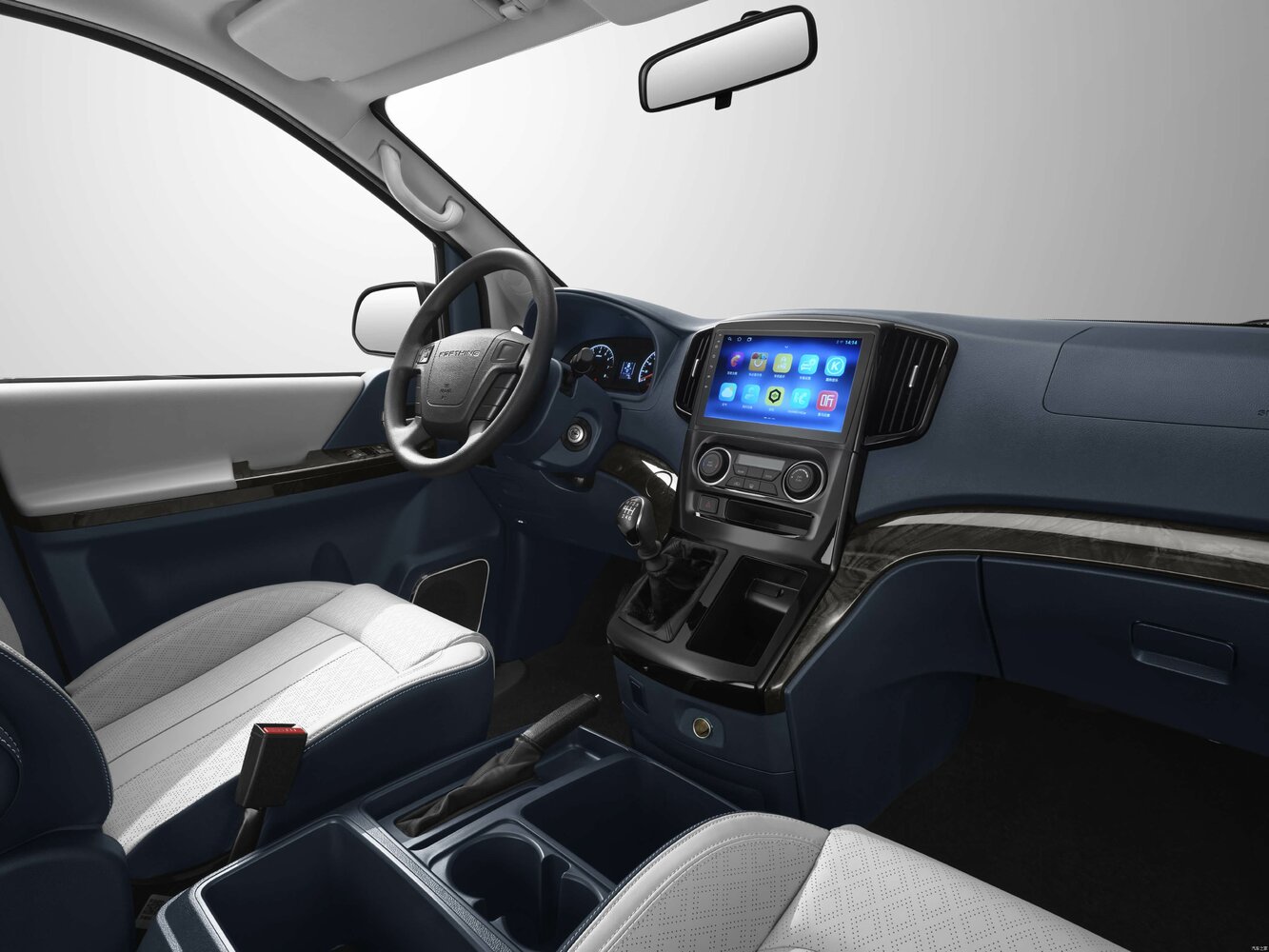 Салон спереди