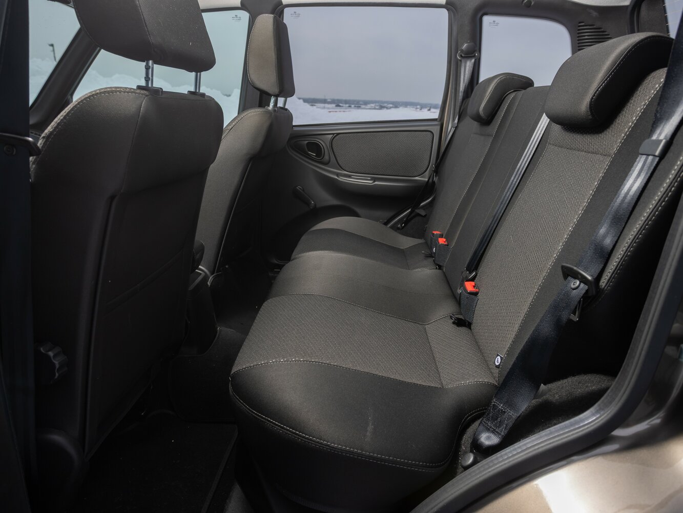 Салон сзади