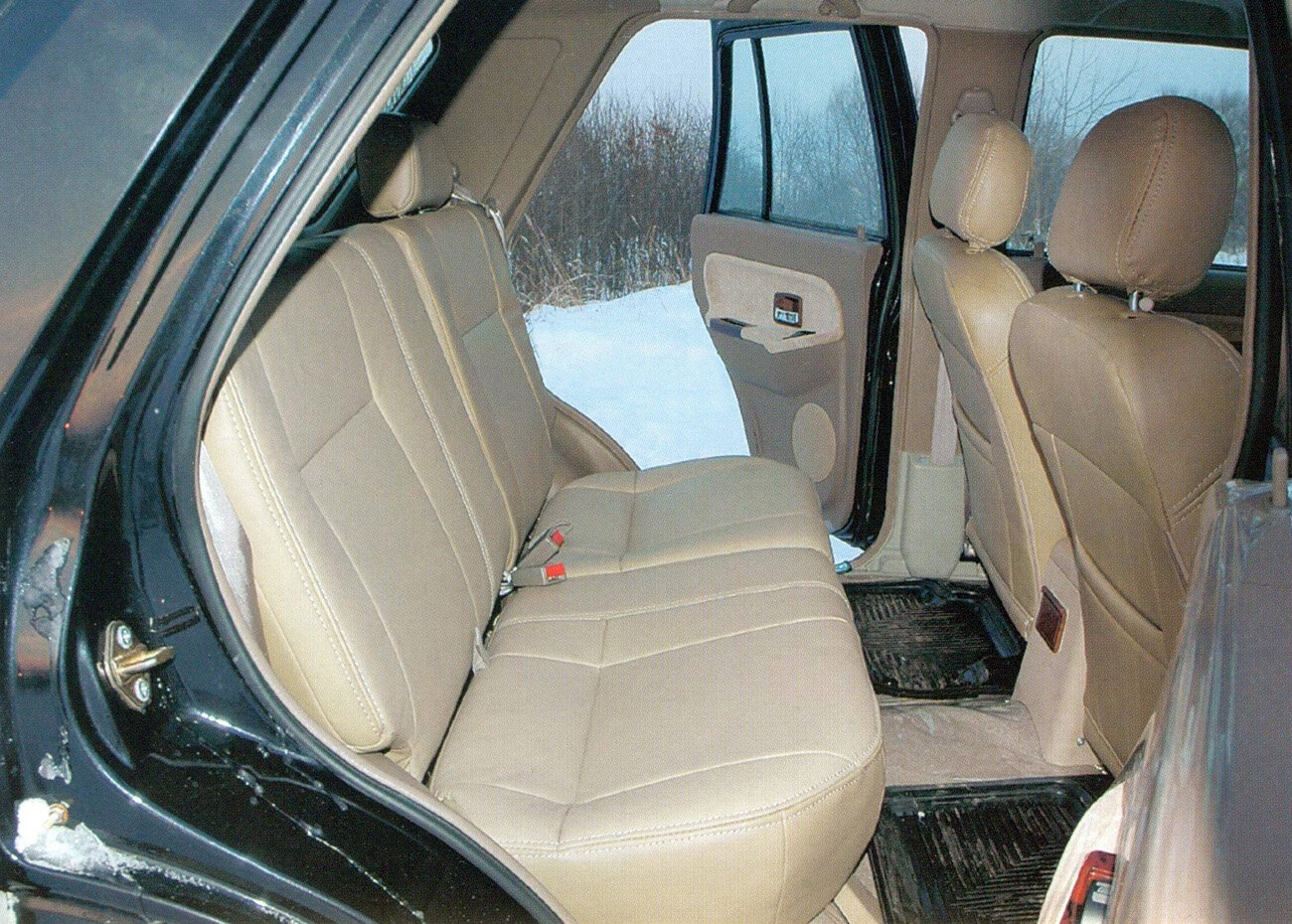 Салон сзади