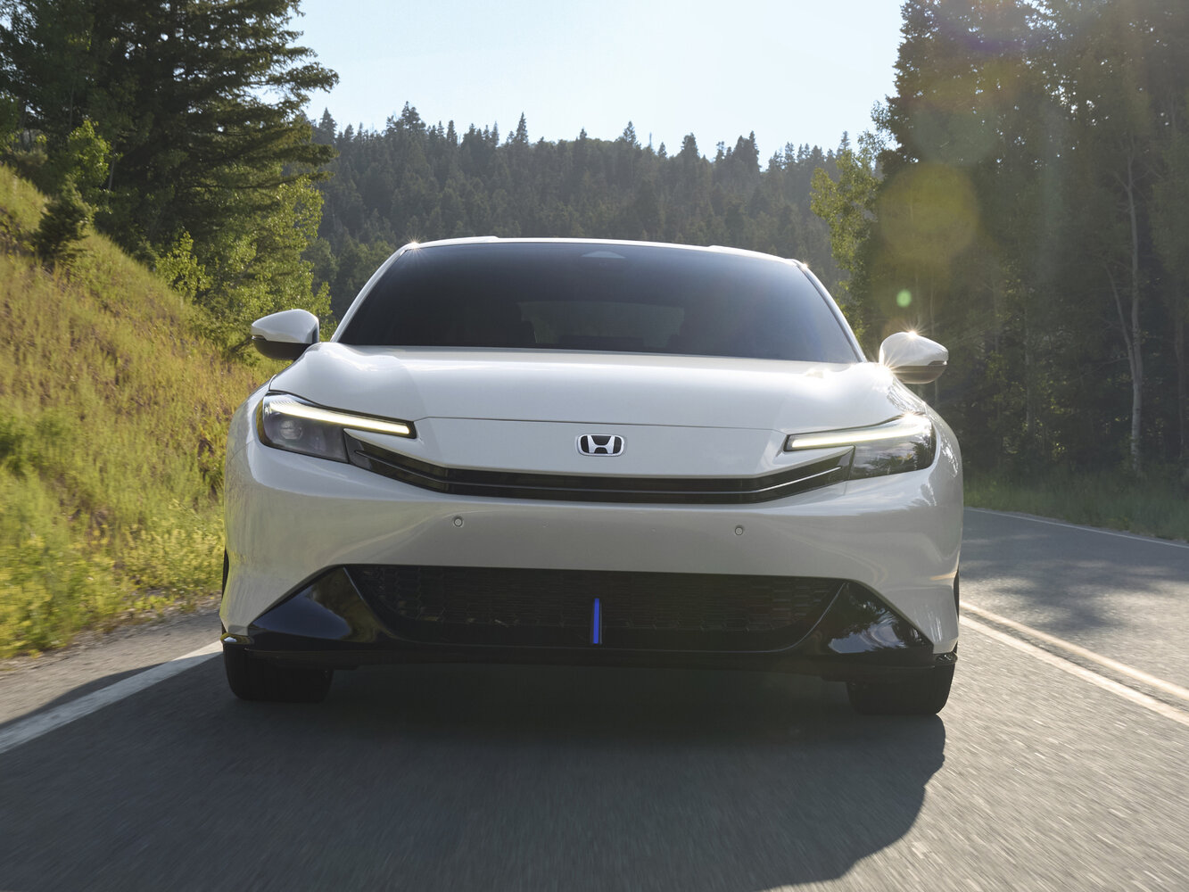 Спереди