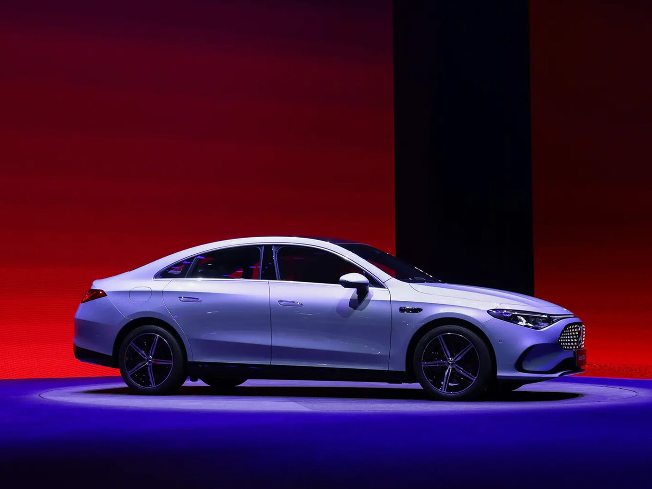Сбоку